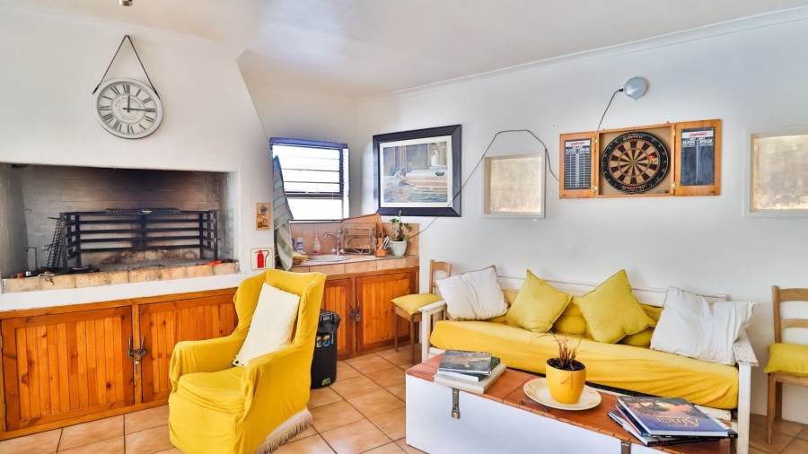 8 Bedroom Property for Sale in Country Club Western Cape